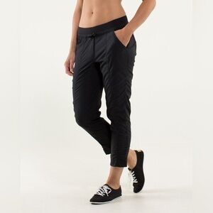 Lululemon Street To Studio crop size 4 *minor flaw*